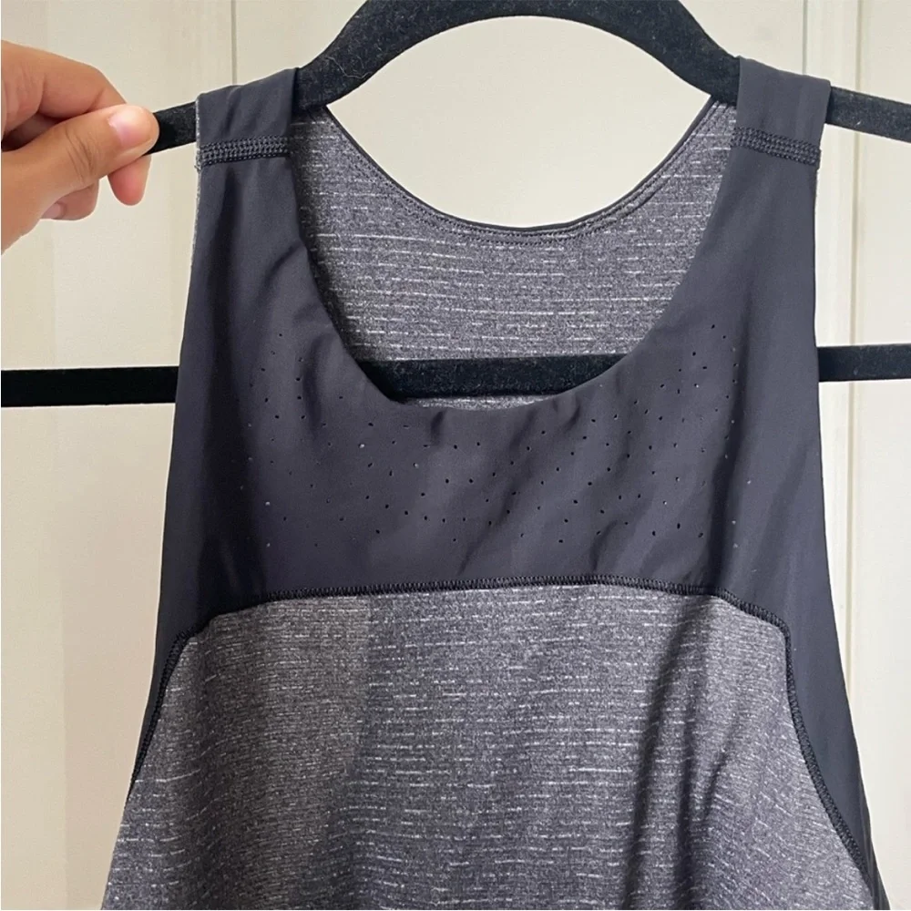 Lululemon Outfit Bundle – Clip-In Tank (6) & High-Rise Joggers (2) - Picture 16 of 16